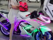 可爱机车小姐姐,可爱小姐姐的酷炫之旅