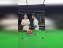 台球小姐姐放歌,动感旋律点燃竞技激情