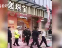 珠宝店小姐姐演米老鼠,演绎经典卡通魅力